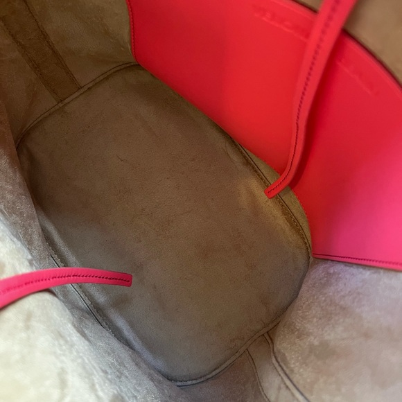 Veronica Beard CORAL Raffia Bucket Bag - Picture 3 of 3